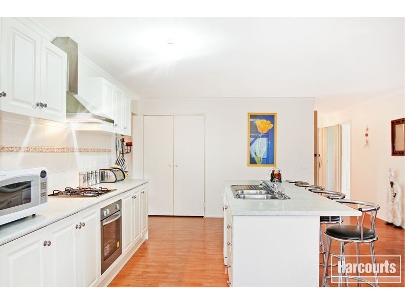 15 Thornbill Circuit, Pakenham VIC 3810