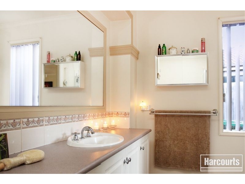 15 Thornbill Circuit, Pakenham VIC 3810