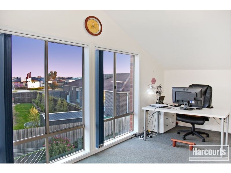 15 Thornbill Circuit, Pakenham VIC 3810