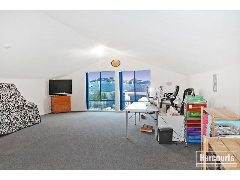 15 Thornbill Circuit, Pakenham VIC 3810