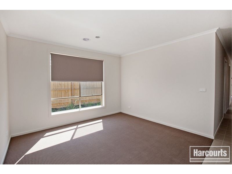 27 Stanhope Place, Pakenham VIC 3810