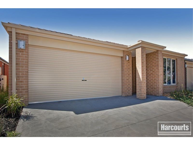 27 Stanhope Place, Pakenham VIC 3810