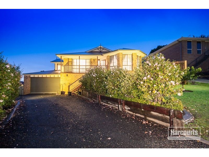 9 McCaffrey Rise, Pakenham VIC 3810