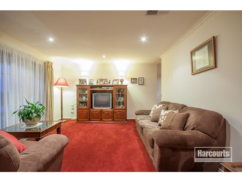 9 McCaffrey Rise, Pakenham VIC 3810