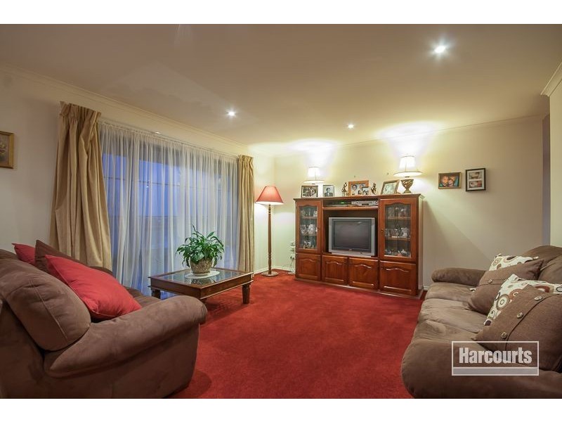9 McCaffrey Rise, Pakenham VIC 3810
