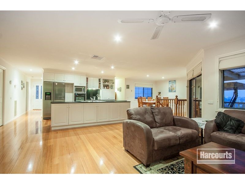 9 McCaffrey Rise, Pakenham VIC 3810