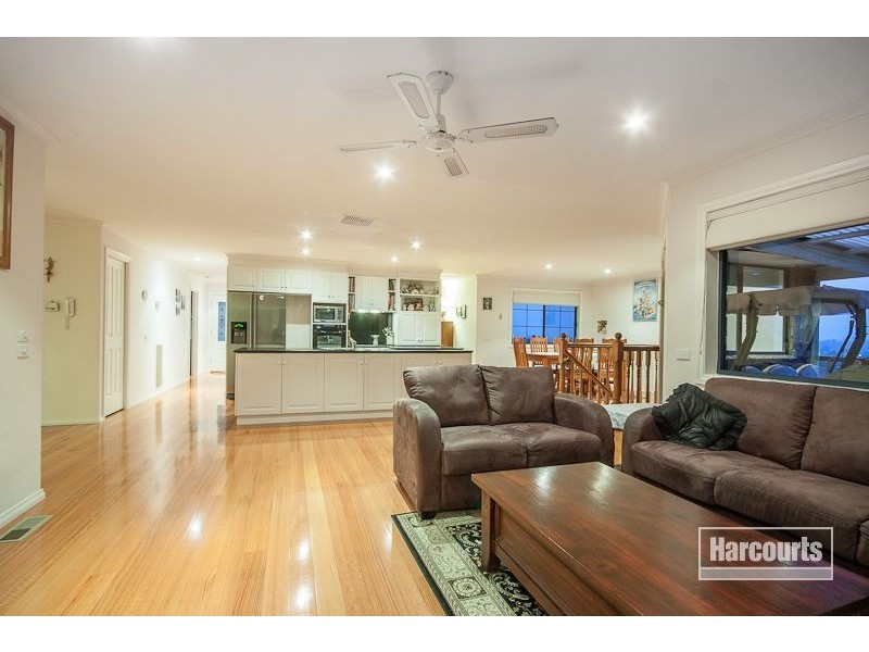 9 McCaffrey Rise, Pakenham VIC 3810