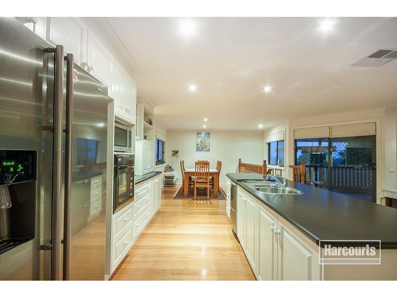 9 McCaffrey Rise, Pakenham VIC 3810
