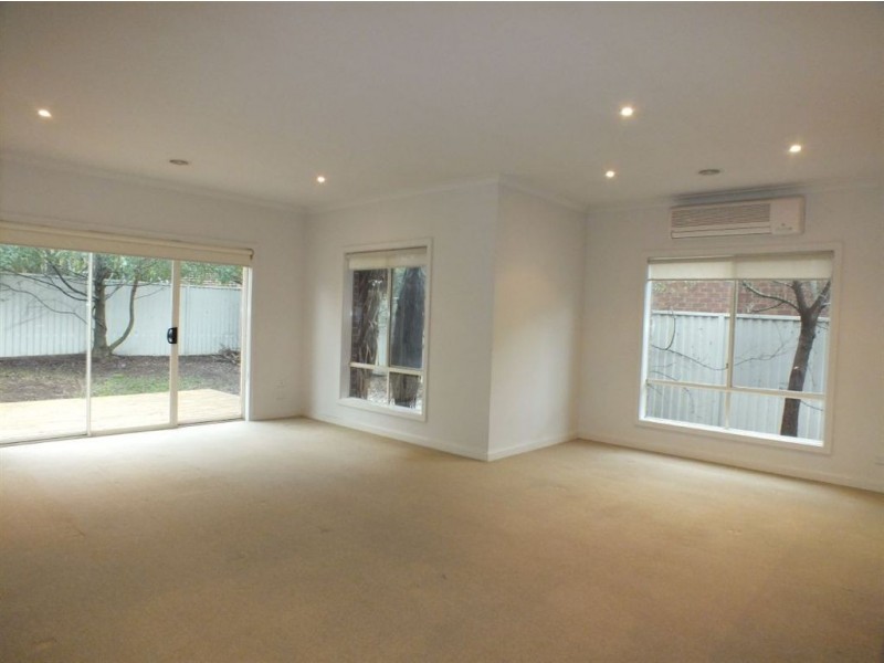 3 Sassafras Close, Pakenham VIC 3810