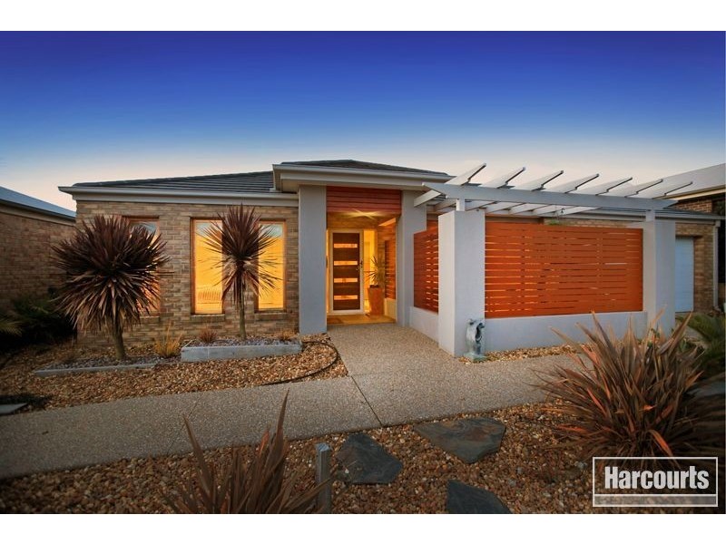 15 Michigan Grange, Pakenham VIC 3810