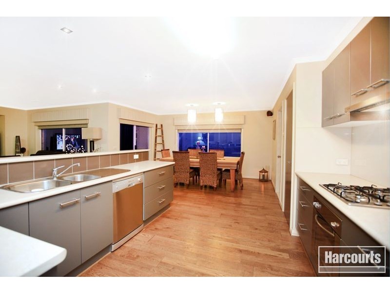 15 Michigan Grange, Pakenham VIC 3810