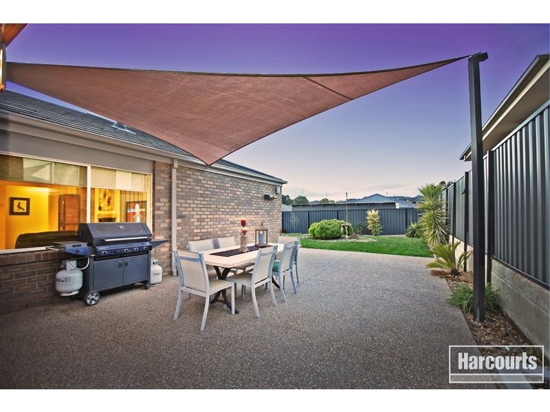 15 Michigan Grange, Pakenham VIC 3810