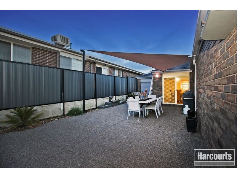 15 Michigan Grange, Pakenham VIC 3810