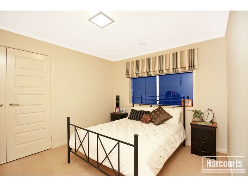 15 Michigan Grange, Pakenham VIC 3810