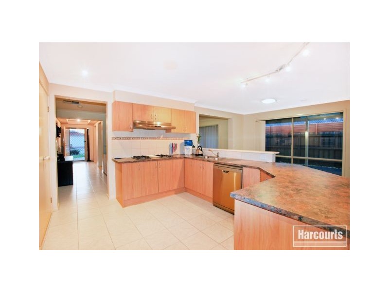 9 Honeyeater Way, Pakenham VIC 3810