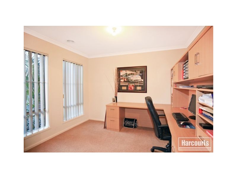 9 Honeyeater Way, Pakenham VIC 3810