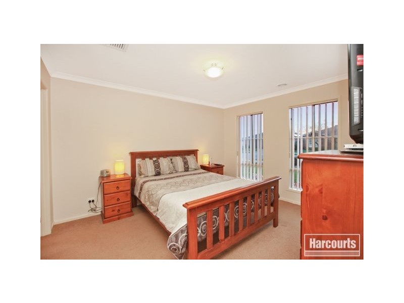 9 Honeyeater Way, Pakenham VIC 3810