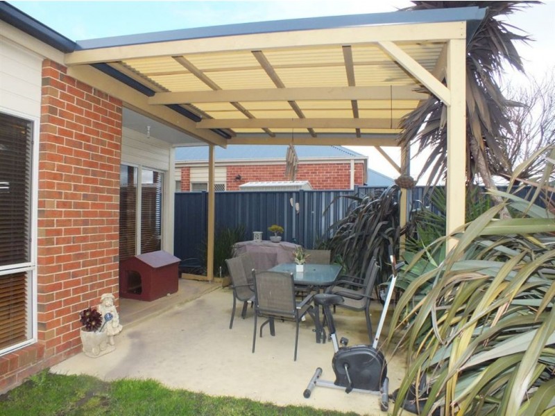 11 Cider Link, Pakenham VIC 3810