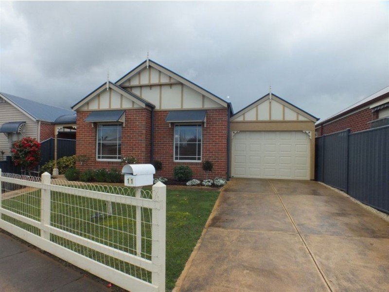 11 Cider Link, Pakenham VIC 3810