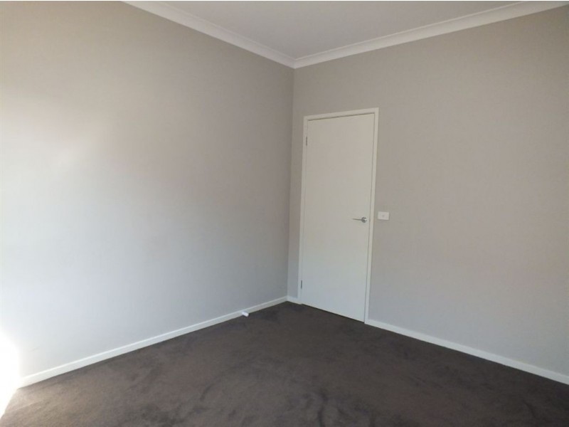 11 Goodenia Street, Officer VIC 3809