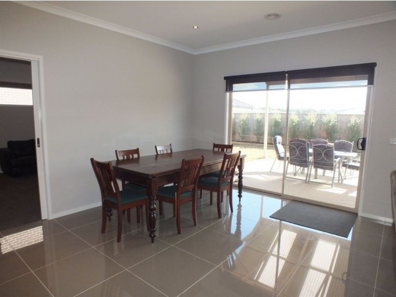 11 Goodenia Street, Officer VIC 3809