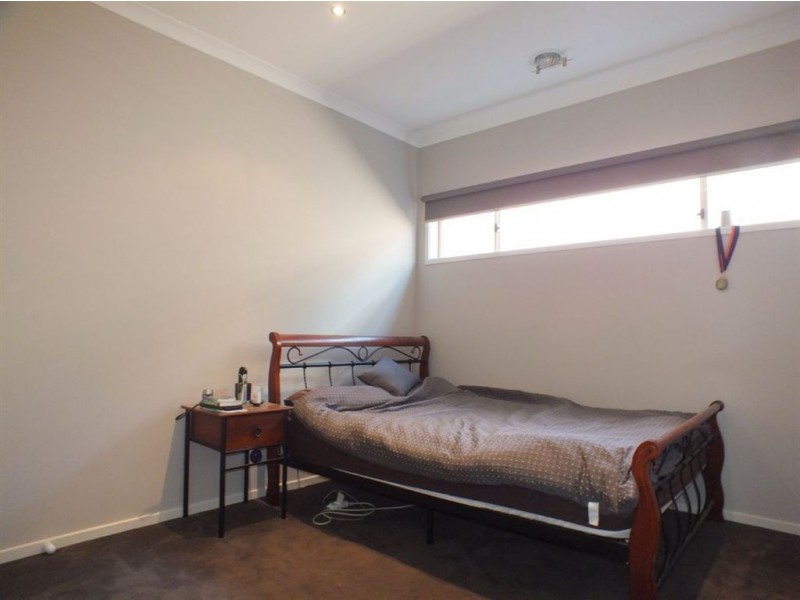 11 Goodenia Street, Officer VIC 3809