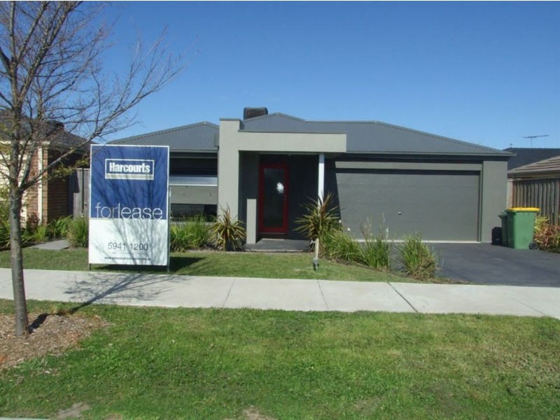 4 Kimberley Grove, Pakenham VIC 3810