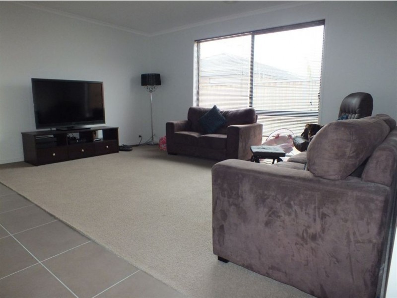 4 Kimberley Grove, Pakenham VIC 3810