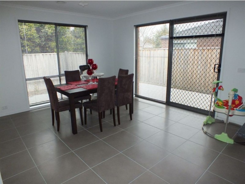 4 Kimberley Grove, Pakenham VIC 3810