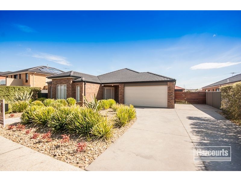 6 Blackwood Drive, Pakenham VIC 3810