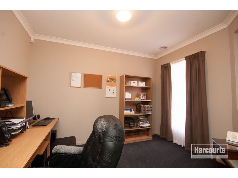 6 Blackwood Drive, Pakenham VIC 3810