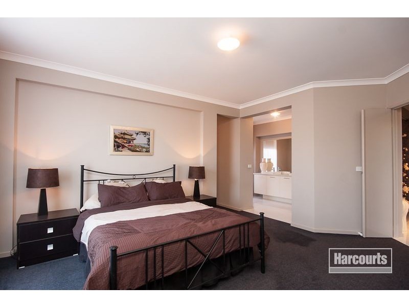 6 Blackwood Drive, Pakenham VIC 3810