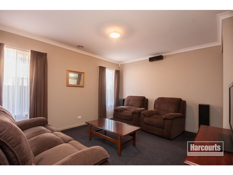 6 Blackwood Drive, Pakenham VIC 3810