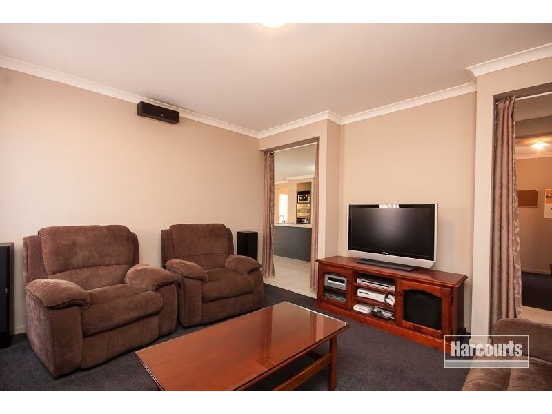 6 Blackwood Drive, Pakenham VIC 3810