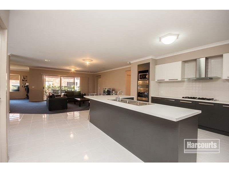 6 Blackwood Drive, Pakenham VIC 3810