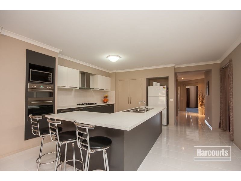 6 Blackwood Drive, Pakenham VIC 3810