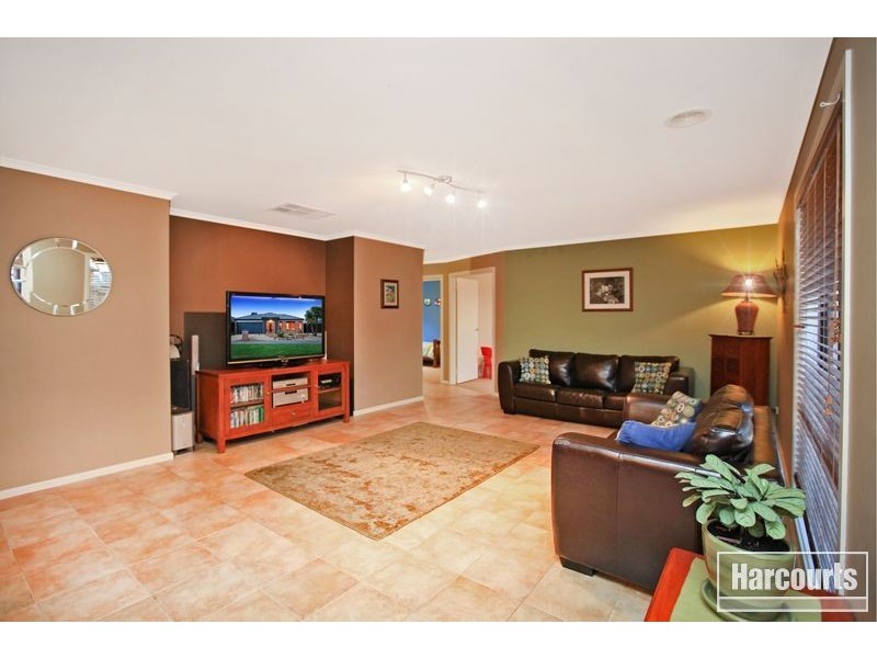 10 Grevillea Place, Pakenham VIC 3810