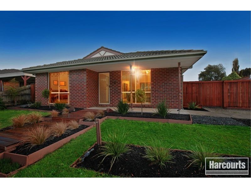 19 Rundell Way, Pakenham VIC 3810
