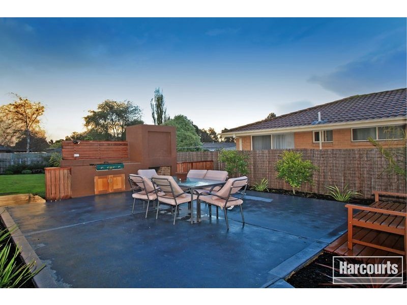 19 Rundell Way, Pakenham VIC 3810