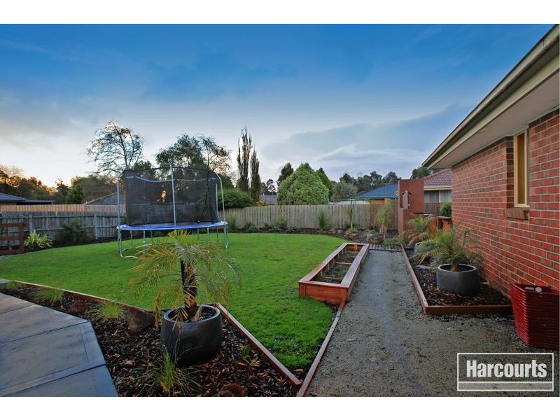 19 Rundell Way, Pakenham VIC 3810