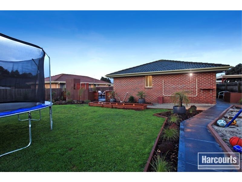 19 Rundell Way, Pakenham VIC 3810
