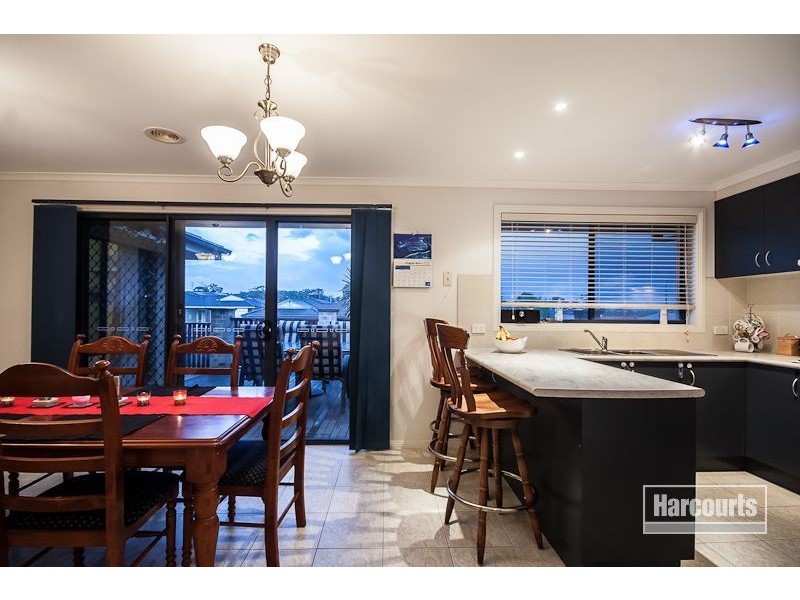 8 Natanya Drive, Pakenham VIC 3810