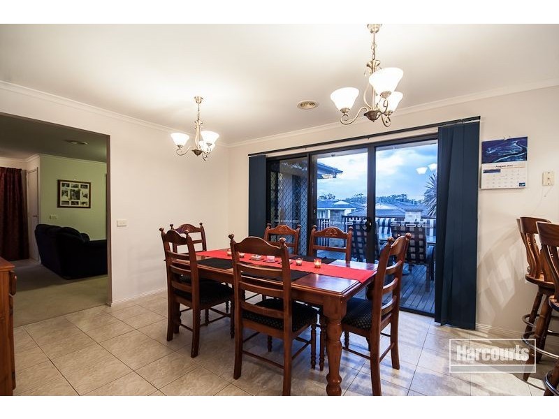 8 Natanya Drive, Pakenham VIC 3810