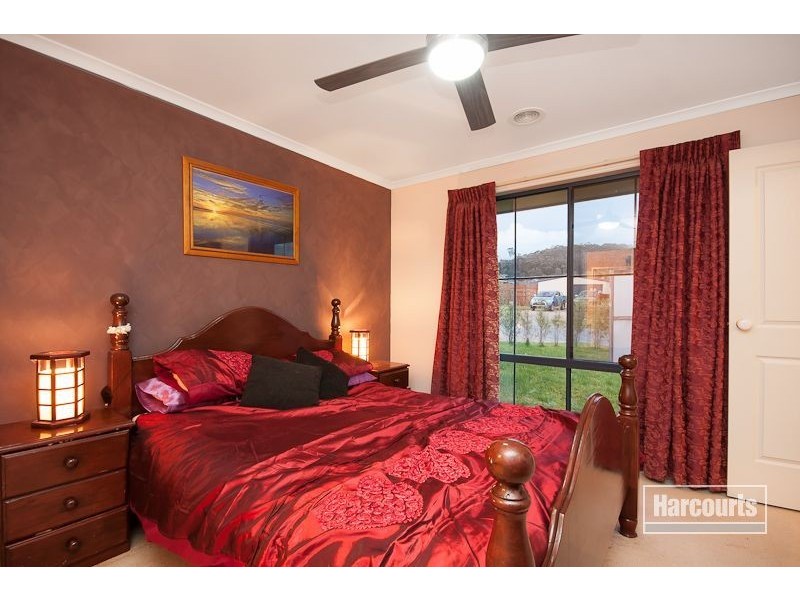 8 Natanya Drive, Pakenham VIC 3810