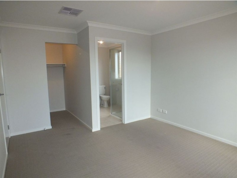 5 Weebill Way, Pakenham VIC 3810