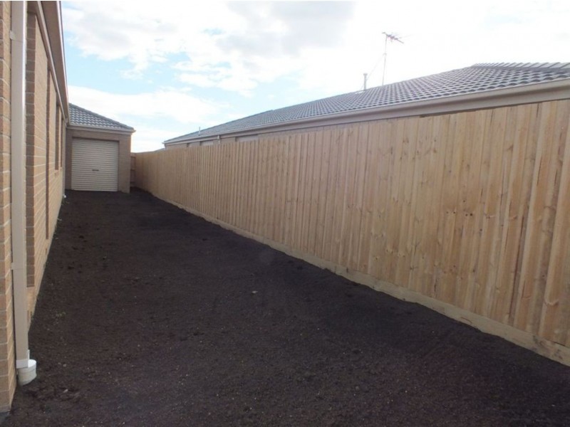5 Weebill Way, Pakenham VIC 3810
