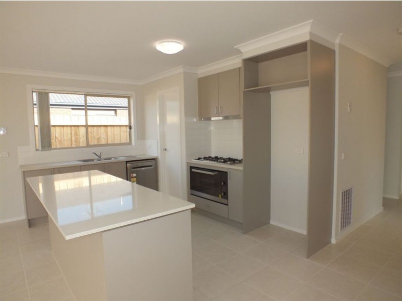 5 Weebill Way, Pakenham VIC 3810