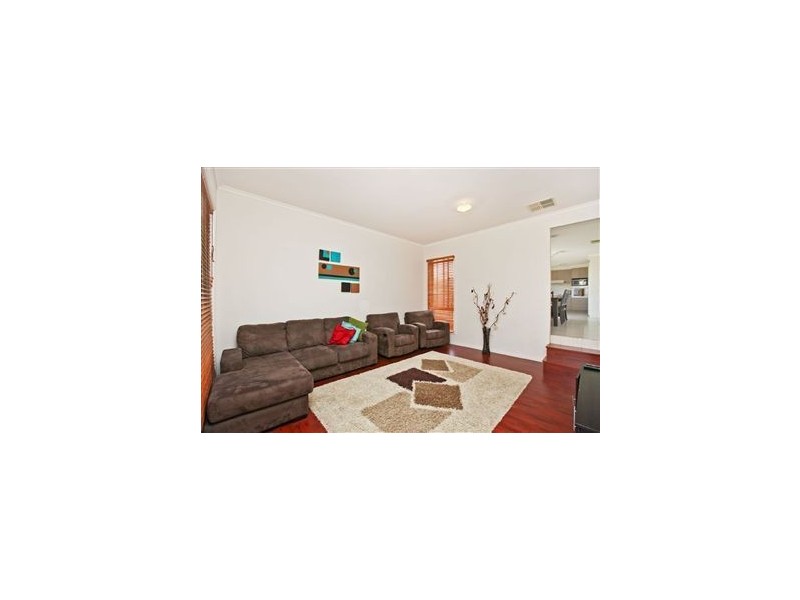 23 Riviera Drive, Pakenham VIC 3810