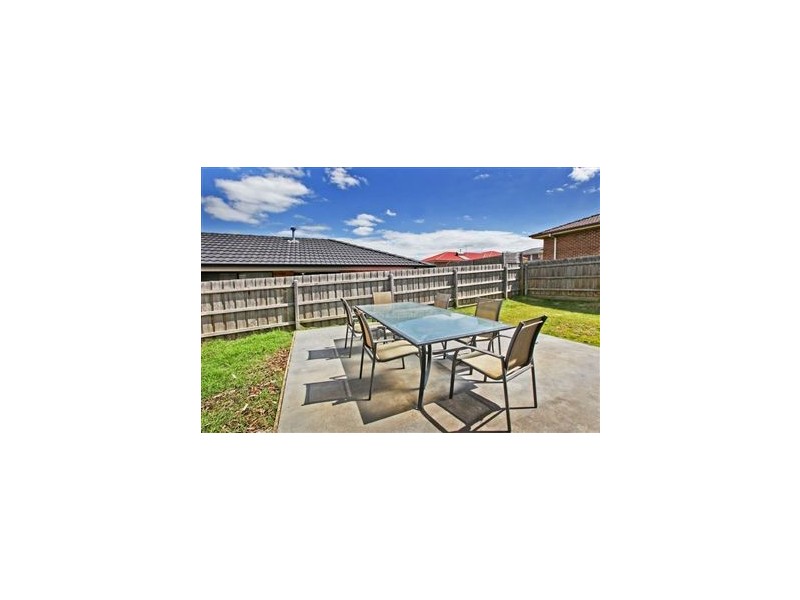 23 Riviera Drive, Pakenham VIC 3810