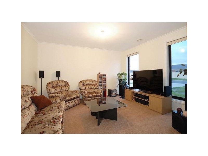 71 Bluehills Boulevard, Pakenham VIC 3810